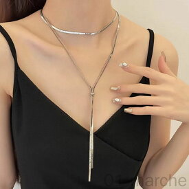 新潮ペンダントチェーン女性用シニア感覚に合うロングシンプルデザイン高級感ある秋のネックレス服飾アクセサリー人気のファッションアイテム