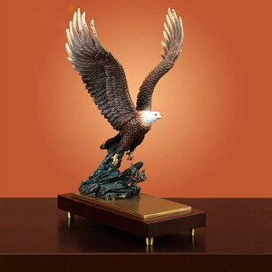 風水 置物 鷹 飛び鷹 本物そっくり 金運アップ 開運 厄除け お守り インテリア オフィス 卓上 ギフト プレゼント 父の日 銅色 20×18×24cm 高品質な風水アイテムで運気向上をサポートするリア