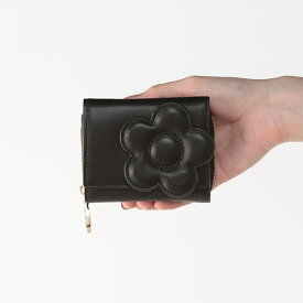 ビッグデイジーパッチ ミニウォレット／マリークワント（MARY QUANT）