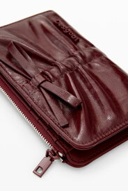 小さな光沢のあるリボン付き 二つ折り財布 2026SS 新作／デシグアル（Desigual）