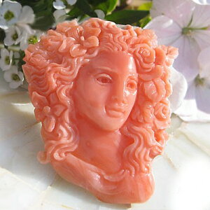 Antonello Accanito��V�R�㎿�ԎX�胋�[�X�y�Ԃ̏��_�t���[���z