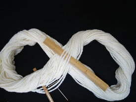 ざっくり編み毛糸　アクリル100%超極太 200gかせ ソーピング済