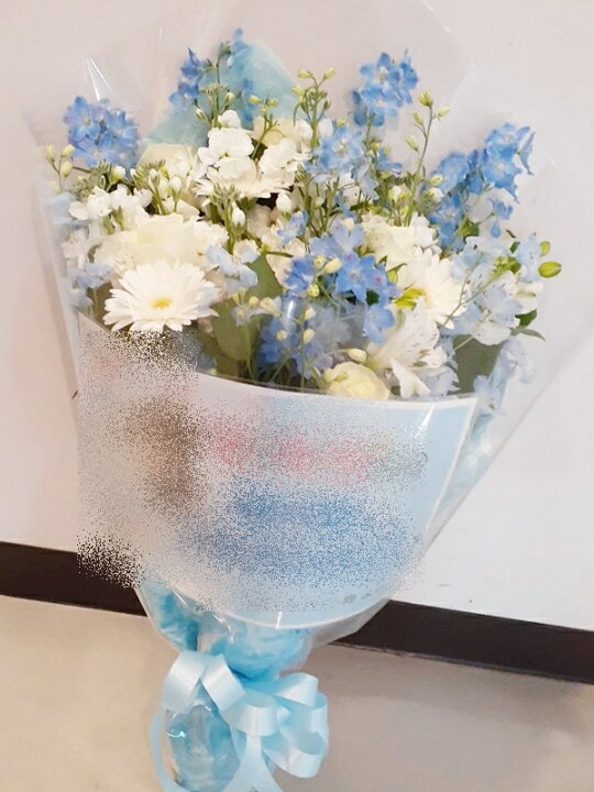 楽天市場 全国配送可能 花束 ホワイト水色系 お誕生日 送別会などお祝い事に贈れます Rht 0037 飯島生花店