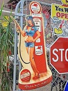 AJG XeB[TC Gas Pump Girl pu o[ObY X K[W fBXvC Made in USA