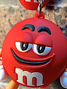 m&m's �O�b�Y �A�����J���G�� 3D ���o�[�L�[�z���_�[ RED �L�[�����O �L�[�`�F�[�� M&M's �G���A���h�G���Y �t�@�b�V�������� �A�N�Z�T���[