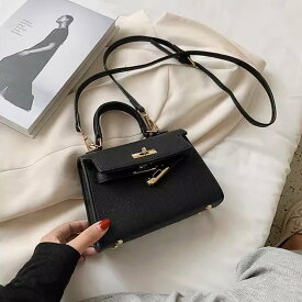 風 バッグ クラシック 華やか ガーリー キュート ラブリー こなれ感 レトロ お洒落 カジュアル 四角 レザー フェイクレザー かわいい 大人可愛い きれいめ バッグ カバン レディース ショルダー ハンドバッグ 斜めがけ 肩がけ デイバッグ