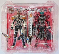 楽天市場】仮面ライダーダークキバ 仮面ライダーイクサの通販