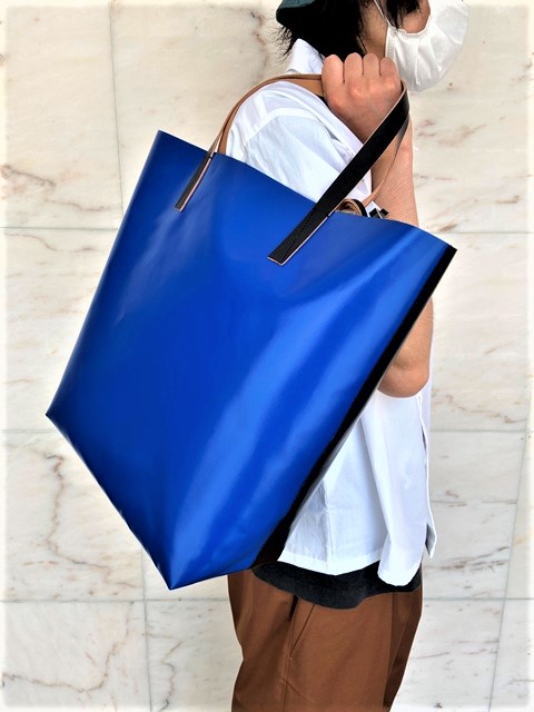 MARNI（マルニ）【PVC SHOPPING BAG】レザーハンドル”PVC”ショッピングバッグ★BLACK/BLUE with WHITE  LOGO☆ | 2Fantastic