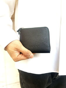 MARNI�i�}���j�j�yBLACK LEATHER ZIP-AROUND WALLET WITH MARNI MENDING�z�u���b�N ���U�[�����E���h�t�@�X�i�[�E�H���b�g���R���g���X�g�X�e�b�`���聚