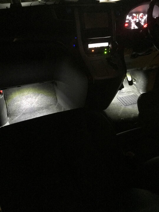 楽天市場 Led 3チップsmd インナーランプ フットランプ グローブボックス コンソールボックス 車内 フット ライト Led インテリアイルミネーション 車検可 ハリアー80 Rav4 ヤリス アルファード30など多車種に 純白光 1年保証 あす楽可 2loop