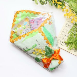 nJ`u[P_`ꂽO[̃nJ`ɕ܂ꂽAԕ̃RpNg~[܂̃Mtg_܂̓C̍_킢蕨__bsO_v`