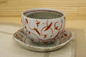 日本製 赤絵唐草 陶碗皿 湯呑 レトロ 陶器 コップ 国産 贈り物 ギフト プレゼント 敬老の日 シンプル かわいい 和風 和モダン