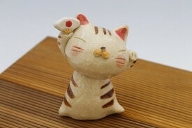 あっぱれ猫 立型置物 日本製 陶器 美濃焼 飾り物 オブジェ ミニチュア おしゃれ かわいい 国産 ねこ ネコ 小さい 小さめ 小ぶり 和雑貨 和モダン 和風 レトロ 可愛い インテリア雑貨 贈り物 プレゼント ギフト
