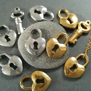 オールステンレス ハート ロック ステンレス パーツ 1個 販売 チャーム ネックレス素材 ピアス素材 ゴールド シルバー サージカルステンレス シンプル デザイン 24kgpイオンメッキ 本ロジウム