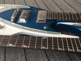 【ギターケース付】エレキギター 海外ノーブランド品 イミテーション シャークボディ ブルー スパークルメタル 41インチ