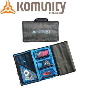 �yKOMUNITY PROJECT�z�R�~���j�e�B �v���W�F�N�g FIN TRAVEL CASE SLEEVE-WALLET �t�B���g���x���X���[�u �E�H���b�g�y���K�i�z