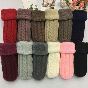 裏ボア 茶 あったかい ニット ケーブル編み 黒 ムートン 白 おしゃれ 暖かい ケーブルニット グレー 手袋 ベージュ レディース 秋冬 無地 ボア ニット グローブ 冬 もこもこ かわいい 裏起毛