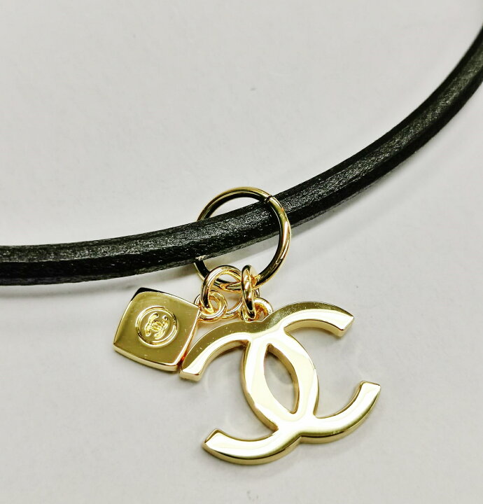 楽天市場】CHANEL 2023 HOLIDAY シャネル ホリデー限定 CCロゴチャーム 