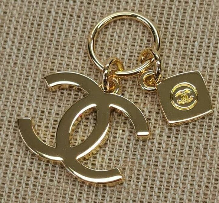 楽天市場】CHANEL 2023 HOLIDAY シャネル ホリデー限定 CCロゴチャーム 