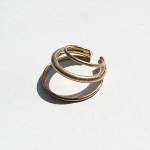 イヤーカフ 3連ラインイヤーカフ 片耳用 イヤーカフス イヤカフ レディース イヤリング シンプル マット加工 可愛い ゴールド シルバー デイリー ノンホール 開けない 痛くない ウェアリン