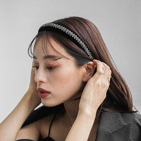 カチューシャ 大人 ブラック ベロア ビジュー キラキラ 幅広 ヘアアクセサリー レディース ヘアバンド 髪飾り 太め 上品 お呼ばれ パーティー 結婚式 二次会 卒業式 入学式 黒 ブラック ハンドメイド 手作り 2549
