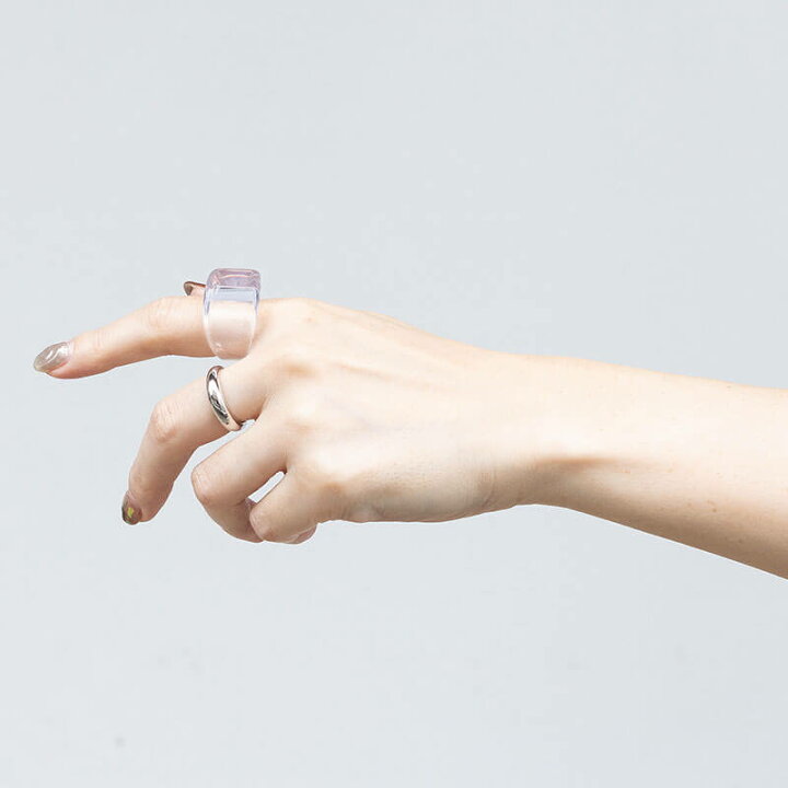 楽天市場 クーポン最大1 000円off アクリル スクエア ボリューム リング 指輪 レディース 金アレ対応 金属アレルギー 太め 幅広 14号 サイズ相当 シンプル ゴールド シルバー 大人 女性 ネコポス送料無料 アバスクデザイン