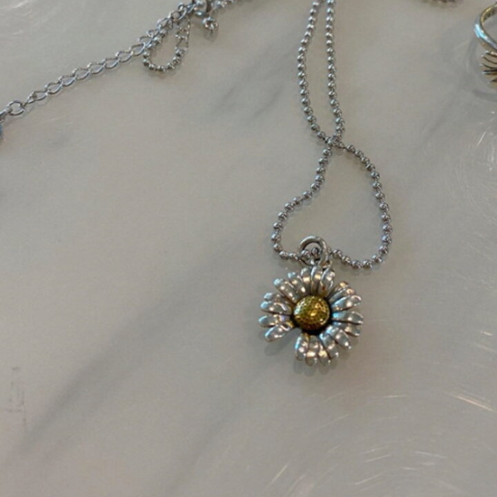 楽天市場 配送無料 Bloomde Daisy Flower Necklace Silver925 シルバー ネックレス 韓国 Seventeen Astro 着用 レディース メンズ おしゃれ Abc Town