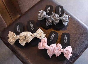 子供用蝶結びスリッパサンダルスリッパ女の子夏アウトドアウェアかわいいビーチシューズ子供用ビーチ滑り止めスリッパ大きいリボン旅行ローヒール厚底スリッパおしゃれ室内履きオフィ