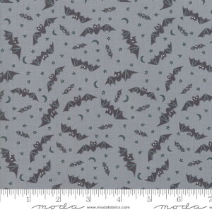 【Moda モダ】Ghouls and Goodies-20686-15(2D-01) ブラック系 グレー系 動物柄 コウモリ柄 ハロウィン コットン100% シーチング 110cm幅【10cm単位販売】