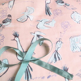 【nora. ノラ】22WI-ST1090-G(3D) 鳥柄 ナチュラル ユニーク イラスト調 大柄 大きめ柄 ピンク ピーチファズ イエロー グレー コットン100% ダブルガーゼ生地 110cm幅【10cm単位販売】