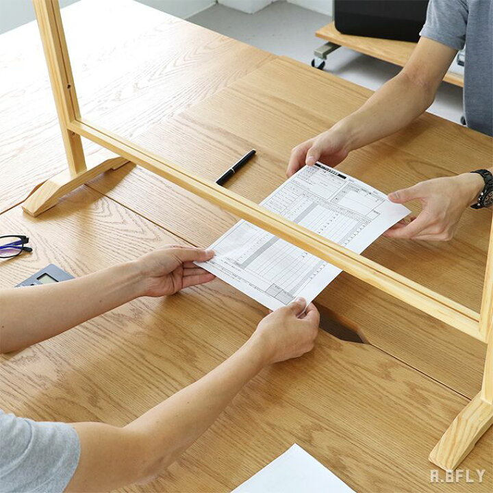 楽天市場 飛沫感染 アクリル 板 アクリルパーテーション 間仕切り 仕切り パーテーション カフェ お洒落 店舗 スタイリッシュ 木枠 昇降式 高さ調節 パネル クリア 自立 透明 衝立 感染予防 テーブル 卓上 窓口 飛沫 予防 飛沫防止 飛沫感染対策 オフィス 受付 640mm A