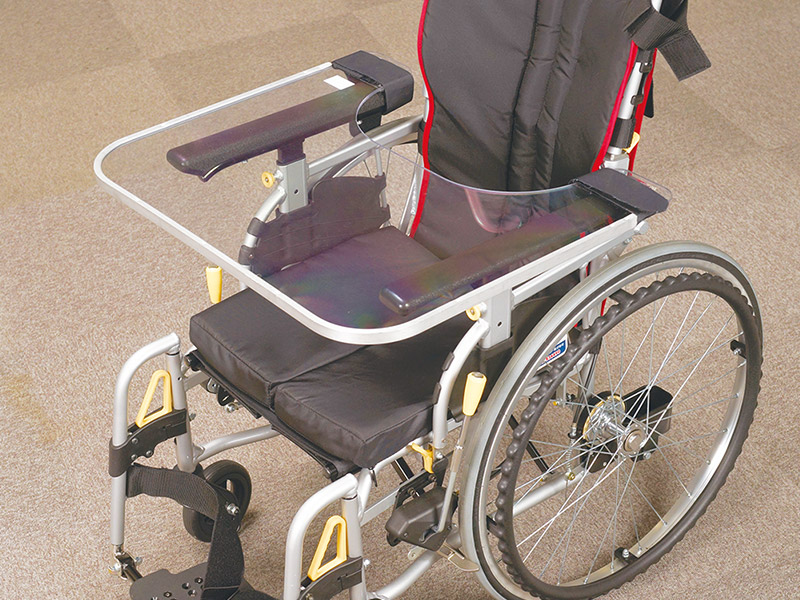 車いす用シースルーテーブル　車椅子用／介護用／障害者用