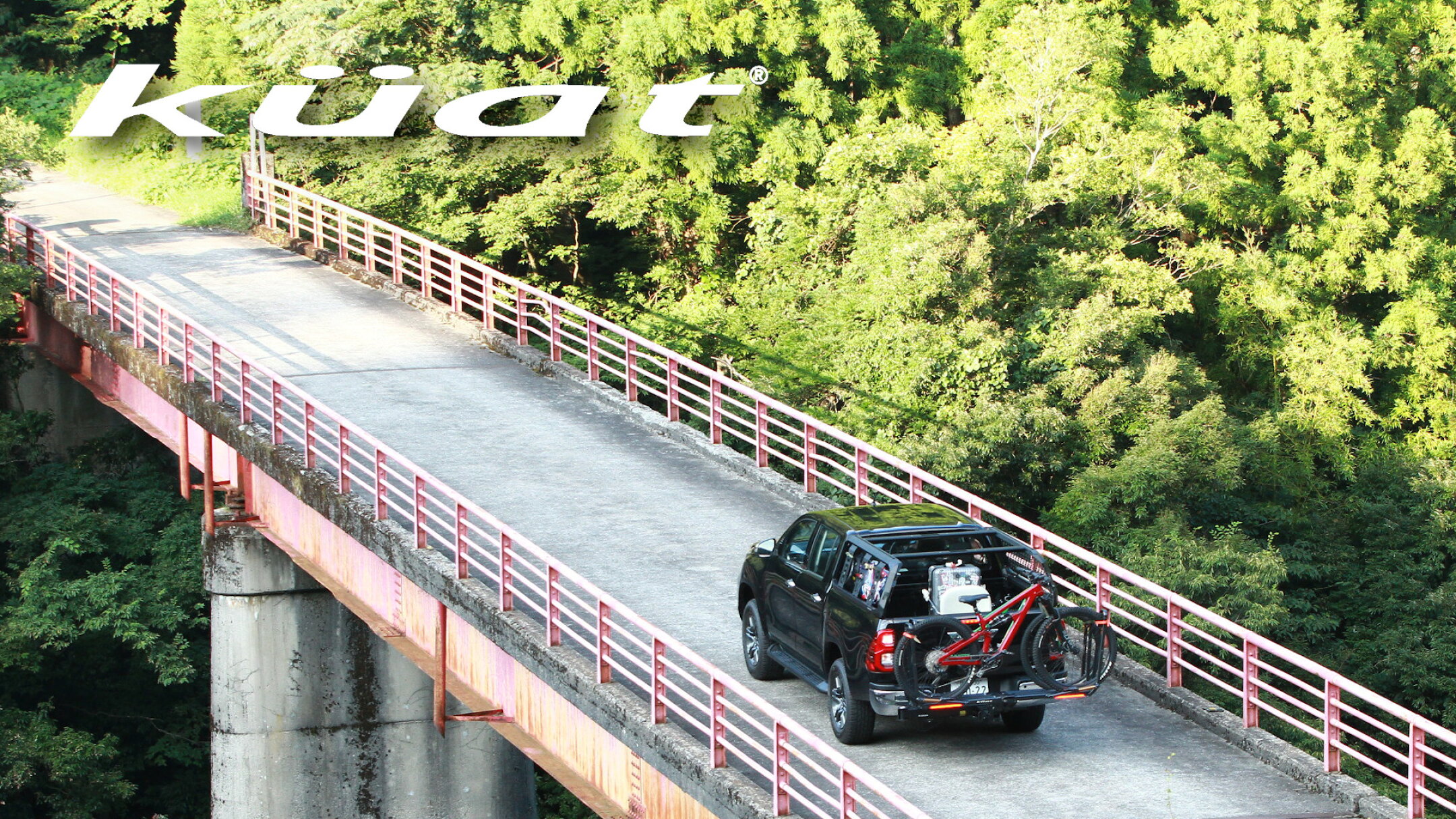 Toyota Hilux / Piston Pro Xヒッチラック + IBEXベッドラック
