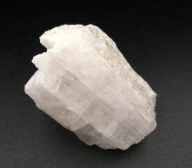 ヒマラヤ産 ピンクベリロナイト 母岩付き原石 171g 輝く母岩が美しい うっすらピンクの最長58mm程の大サイズ結晶 フェナカイト以上の振動 bery174
