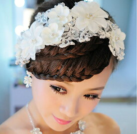 花嫁 ブライダル用 髪飾り 花 パール ビーズ フラワー ウェディング 小物 ヘッドドレス パーティー ヘアコサージュ 発表会 パーティー 演奏会 成人式 お花 フラワーモチーフ 白 送料無料 レディース おすすめ 人気