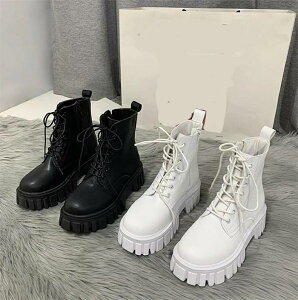  GWjAu[c C u[c ɂȂ V[gu[c H~ u[c fB[X V[Y r [XAbv 