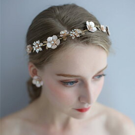 楽天市場 結婚式 お呼ばれ カチューシャ ヘアアクセサリー レディースジュエリー アクセサリー ジュエリー アクセサリーの通販