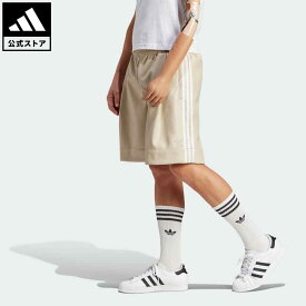 【公式】アディダス adidas 返品可 フェイクレザー アディカラー スリーストライプスショーツ オリジナルス メンズ ウェア・服 ボトムス ハーフパンツ ベージュ IZ4046