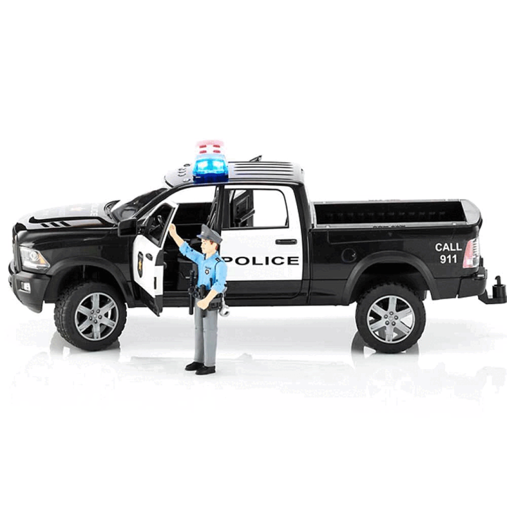 楽天市場】ラッピング可 Ramパワーワゴンパトカー フィギュア付 bruder