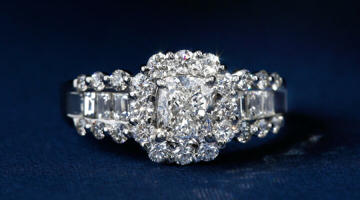 楽天市場】ダイヤモンド リング 1.00ct E VVS2 クッション 