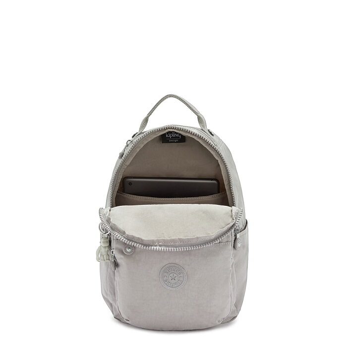 楽天市場】キプリング 公式 リュック バックパック SEOUL S(Grey Gris) ソウルエス(グレーグリ) KI408289L ベーシック コレクション : 公式 キプリング 楽天市場】キプリング 公式 リュック バックパック SEOUL S(Grey Gris) ソウルエス(グレーグリ) KI408289L ベーシック コレクション : 公式 キプリング