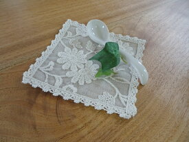 コースター 人気のカフェカーテンが おしゃれ な コースター になりました [cl25] 北欧 素敵 ナチュラル 自然素材 シンプル マグカップに似合います 雑貨 可愛い プレゼント 御祝 お礼 手芸 ハンドメイド リネン コットン刺繍 洗える 布 夏