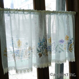 ai　カフェカーテン　ポスト投函で送料無料　刺繍のような繊細なプリント シャン・ド・フルール 横幅約120×45cm ショート 心を穏やかにしてくれる 淡い水色 目隠し 小窓 プティフルール おしゃれ 風水 棚隠し ショート シャンドフルール 花柄 リビング 洗面所 北欧