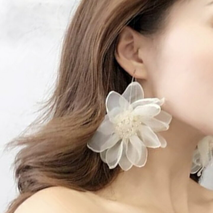 楽天市場】大ぶりピアス シフォン 花 花びら ピアス ペタルピアス 