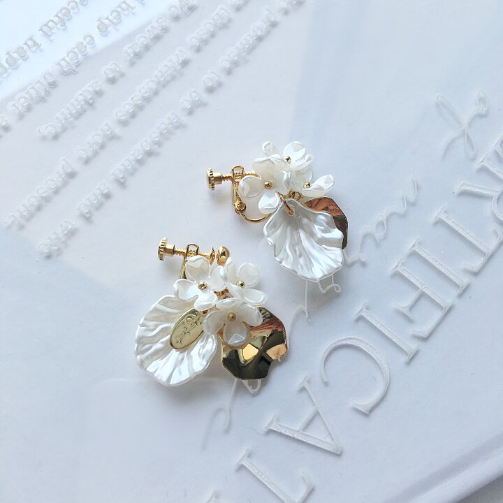 楽天市場】フラワー 花 花びら ピアス イヤリング パール 綺麗 花 白 