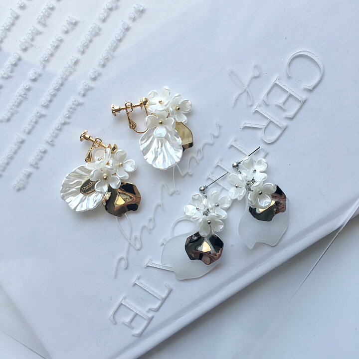 楽天市場】フラワー 花 花びら ピアス イヤリング パール 綺麗 花 白 