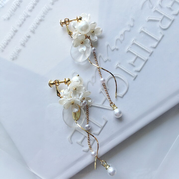 楽天市場】フラワー 花 花びら ピアス イヤリング パール 綺麗 花 白 