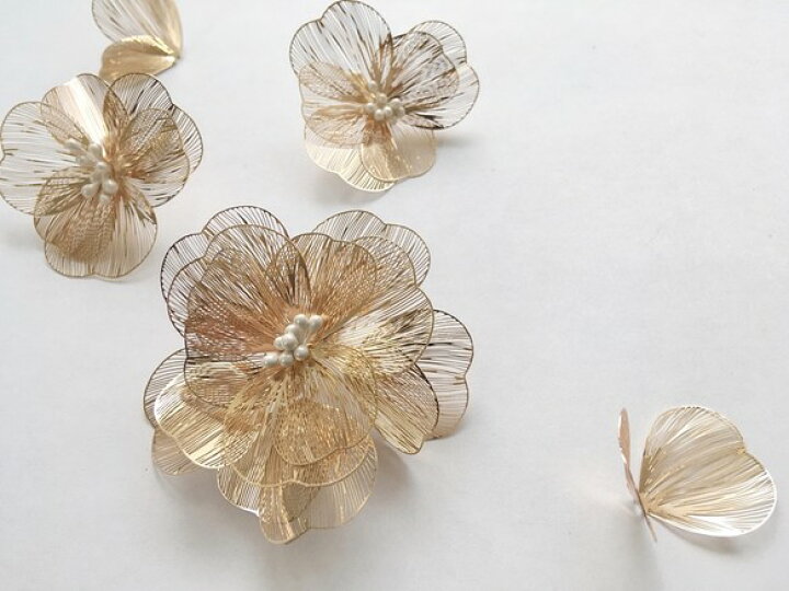 楽天市場 ヘッドドレス 花 10点セット ゴールド かすみ草 リーフ プリザーブドフラワー 透かし ヘッドピース ヘアアクセサリー 結婚式 ウェディング ブライダル コーム 和装 髪飾り Aile Bouquet