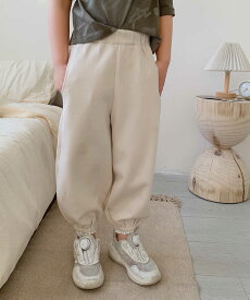 【aimoha KIDS】フリル裾スウェットパンツ キッズ ふんわりシルエット おしゃれカジュアル 体型カバー 柔らか素材 快適リラックス ストリート風 春秋コーデ 子供服