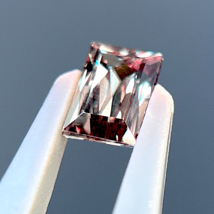 楽天市場】【カラーチェンジ】ガーネット ベキリー産 0.73ct ルース 